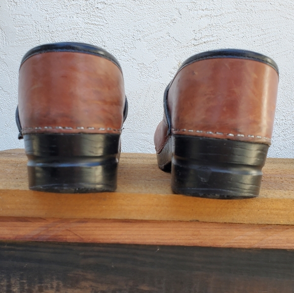 Dansko Size 42 Brown Leather Good to fair used Condition - Picture 4 of 7